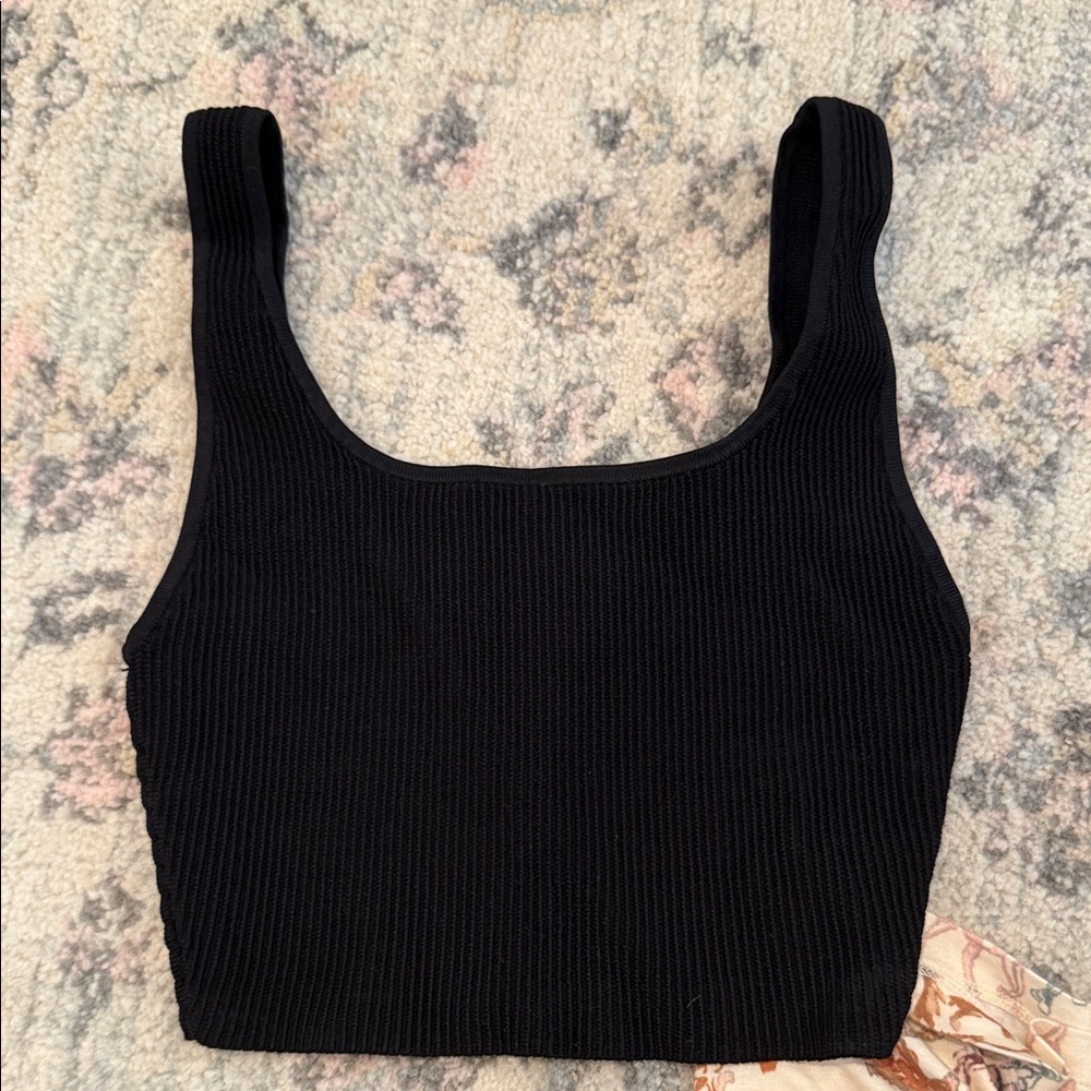 Babaton Black Ribbed Crop Top